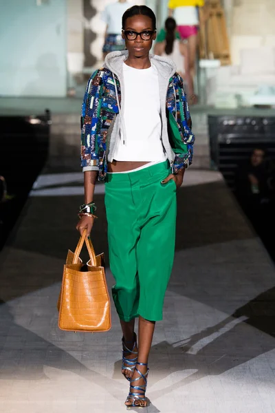 Look 13